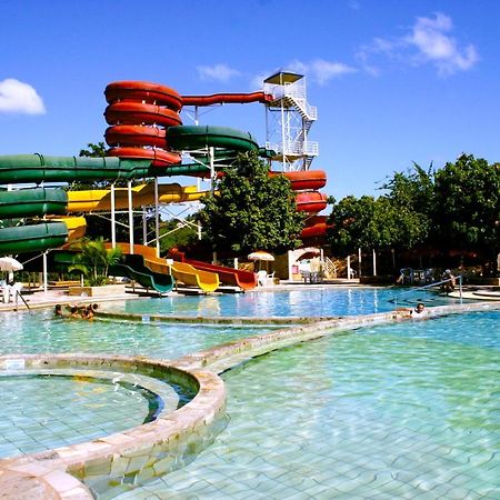 Diroma Resort Com Um Dia No Acqua Park Caldas Novas Exterior foto